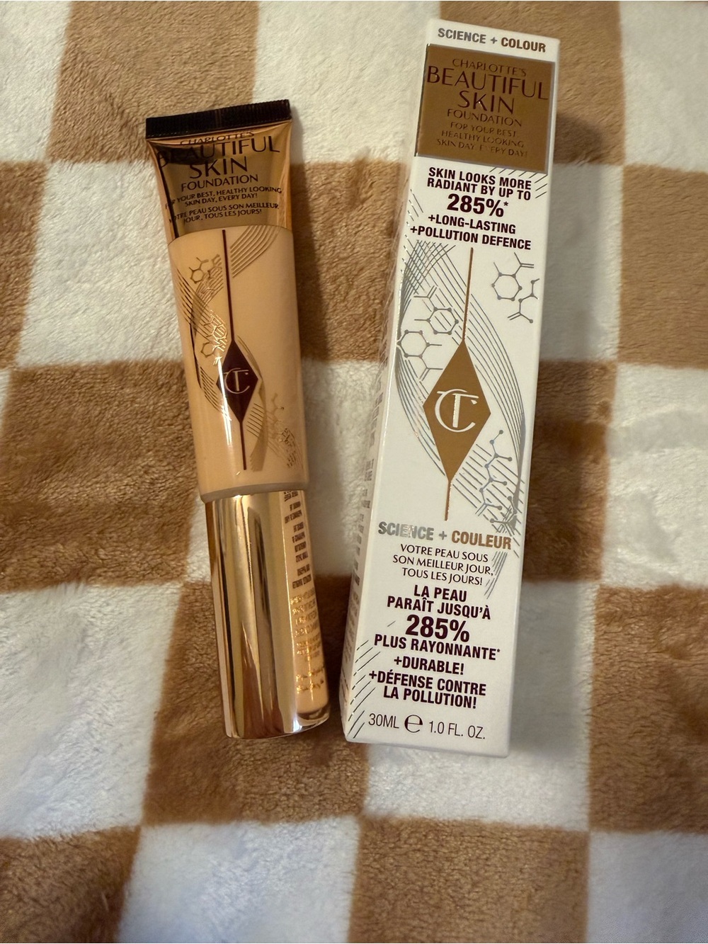 Charlotte Tilbury Beautiful Skin Foundation - 2 Neutral